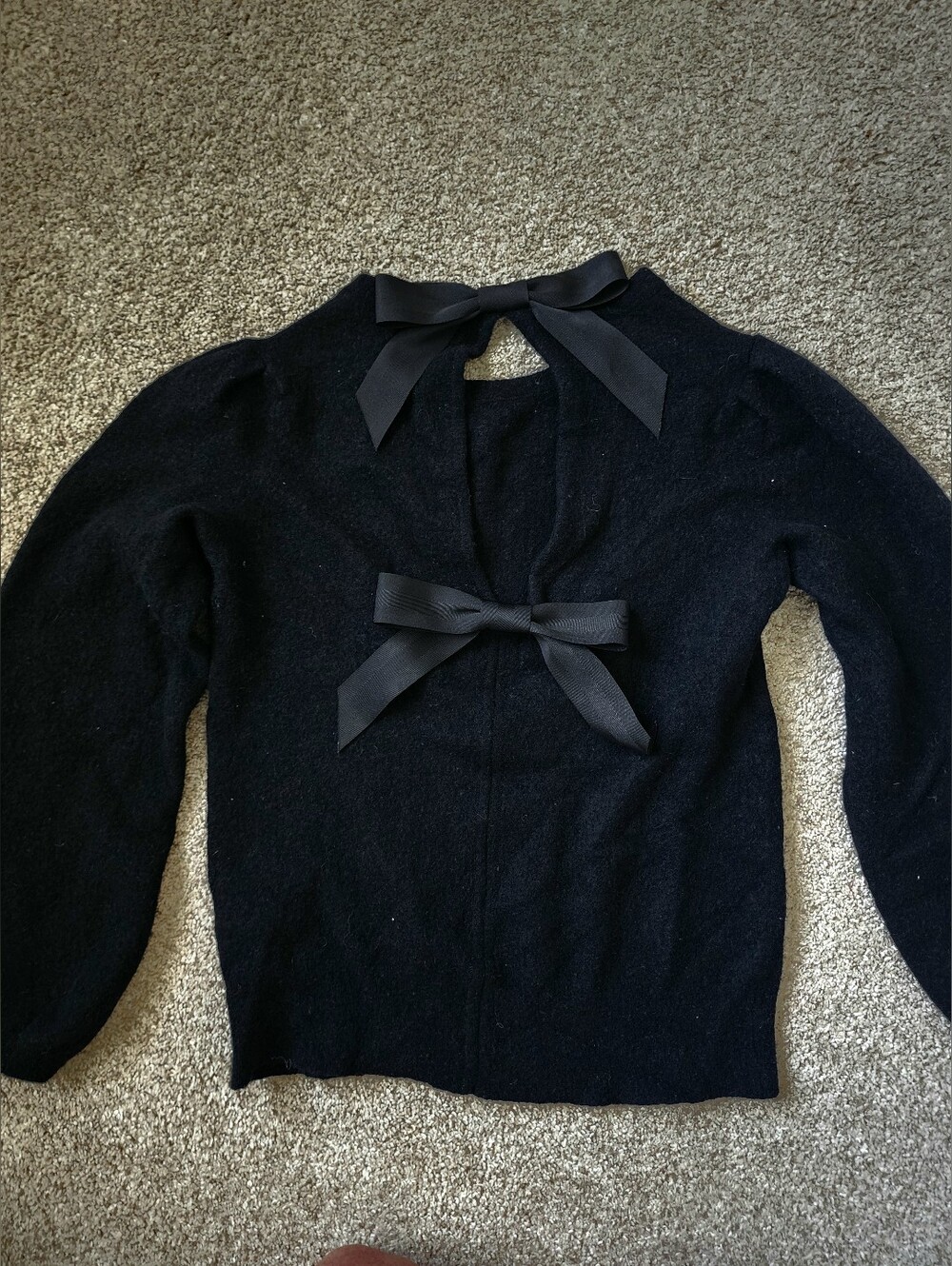 Vineyard Vines Black Open Back Bow Wool Blend Sweater Small - Picture 3 of 3